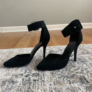 D heart ❤️ black stiletto. 6.5. Never worn.